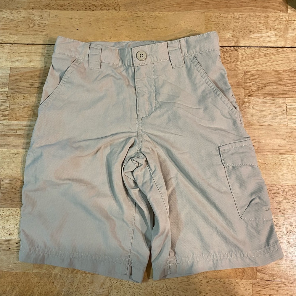 Youth Columbia Shorts Size: 4-5